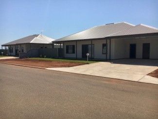 picture of newly constructed residential houses  